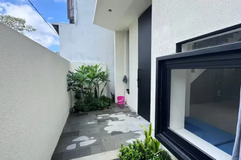 3 bedrooms Villa in Kerobokan, Badung, Indonesia No. 10213 4