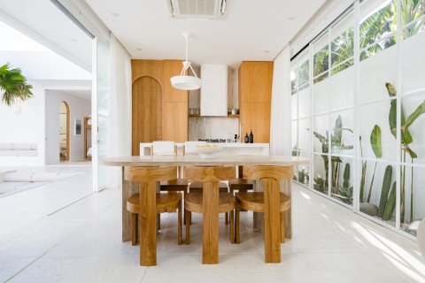 160m2 Villa in Badung, Indonesia No. 13699 3