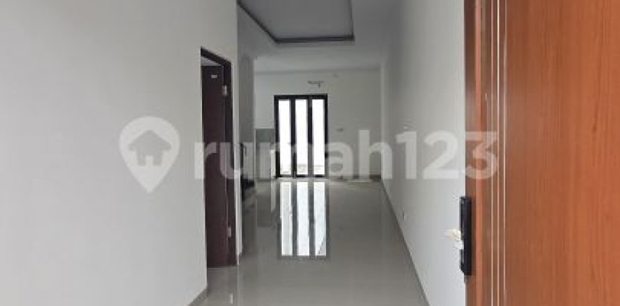 3 bedrooms House in Kembangan, Jakarta, No. 9395