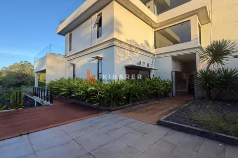4 bedrooms Villa in Jimbaran, Badung, Indonesia No. 11790 2