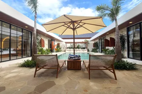 4 bedrooms Villa in Kerobokan, Badung, Indonesia No. 11765