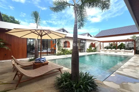 4 bedrooms Villa in Kerobokan, Badung, Indonesia No. 11765 8