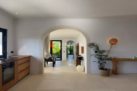 2 bedrooms Villa in South Kuta, Badung, Indonesia No. 11762 25