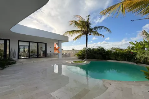 2 bedrooms Villa in South Kuta, Badung, Indonesia No. 11762 2
