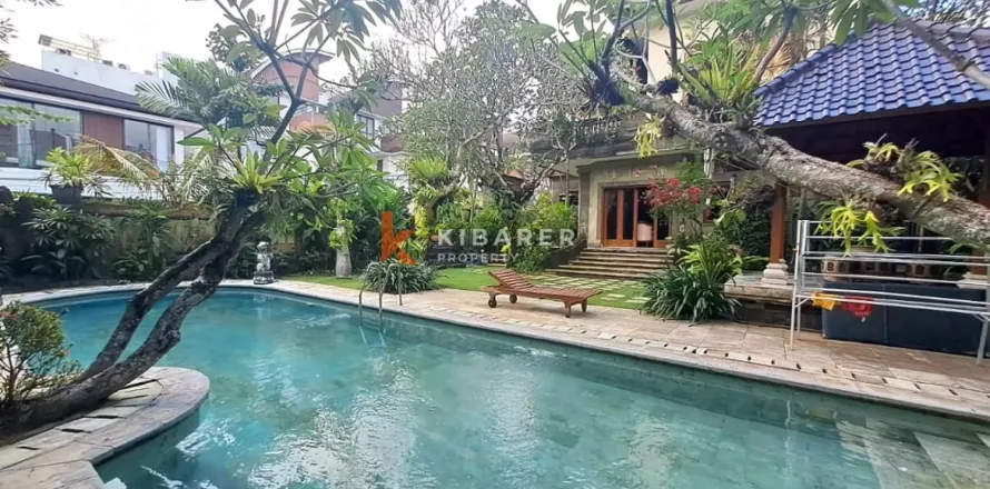 3 bedrooms Villa in Kerobokan, Badung, Indonesia No. 12605