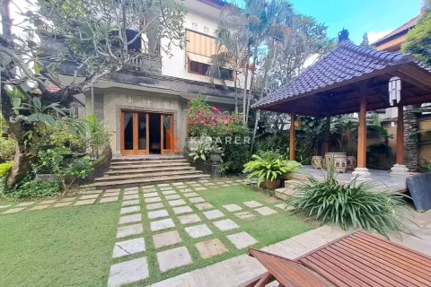 3 bedrooms Villa in Kerobokan, Badung, Indonesia No. 12605 2