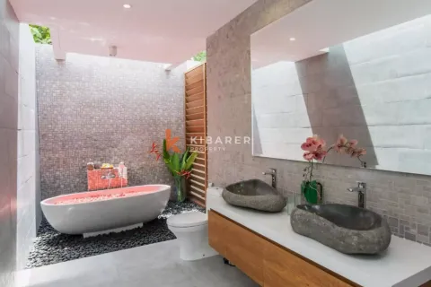 3 bedrooms Villa in Tibubeneng, Badung, Indonesia No. 12608 17