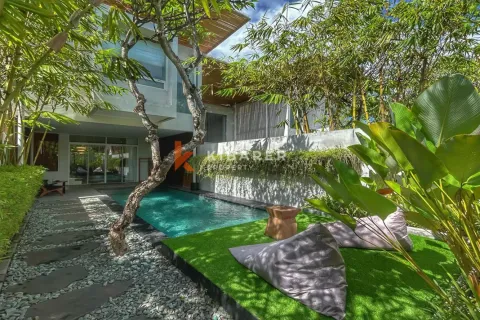 2 bedrooms Villa in Seminyak, Badung, Indonesia No. 12606 2