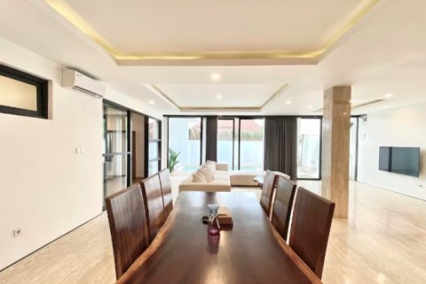 5 bedrooms Villa in South Kuta, Badung,  No. 8961 8
