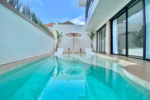 5 bedrooms Villa in South Kuta, Badung,  No. 8961 1