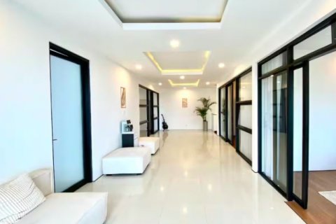 5 bedrooms Villa in South Kuta, Badung,  No. 8961 4