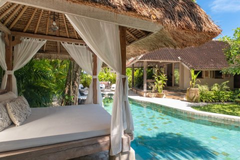 Вилла с 4 спальнями в Seminyak, Бадунг,  № 8900 7