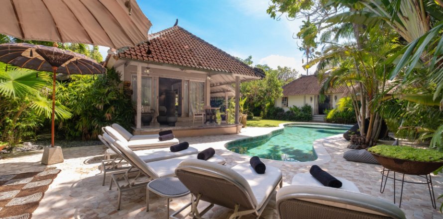 3 bedrooms Villa in Seminyak, Badung,  No. 8901