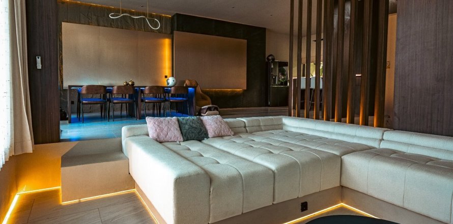 Вилла с 3 спальнями в VILLA RUBY AND BLUE SAPPHIRE, Kerobokan, Бадунг, № 9438