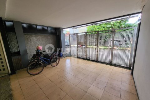 5 bedrooms House in Pinang, Tangerang City, Indonesia No. 13365 11