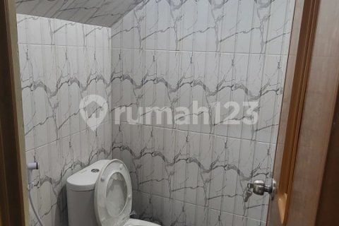 3 bedrooms House in Cipondoh, Tangerang City, Indonesia No. 13363 8