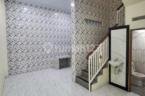 3 bedrooms House in Cipondoh, Tangerang City, Indonesia No. 13363 2