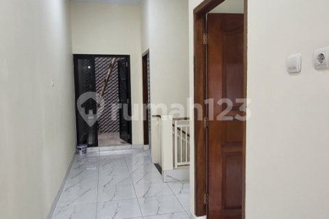 3 bedrooms House in Cipondoh, Tangerang City, Indonesia No. 13363 16