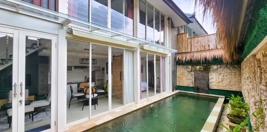 2 bedrooms Villa in Kerobokan, Badung, Indonesia No. 10784