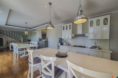3 bedrooms Villa in Tibubeneng, Badung, Indonesia No. 10956 14