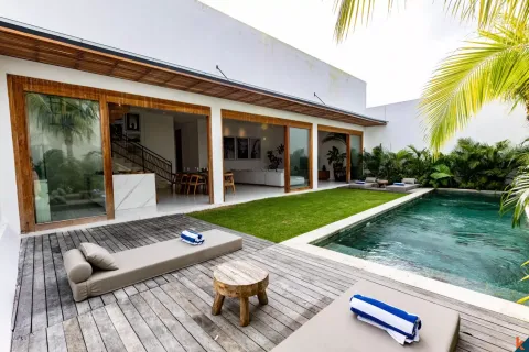 3 bedrooms Villa in Denpasar, Indonesia No. 10937