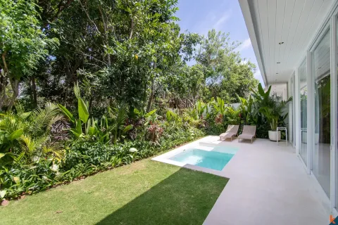 2 bedrooms Villa in South Kuta, Badung, Indonesia No. 10943 4
