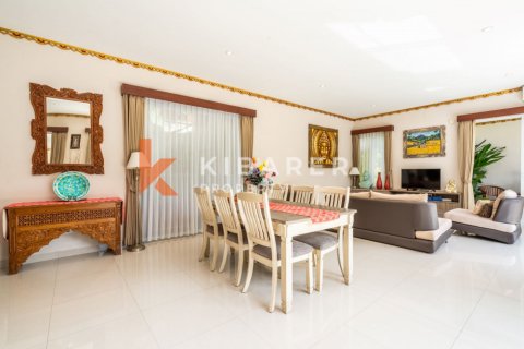 3 bedrooms Villa in Seminyak, Badung, Indonesia No. 13059 10