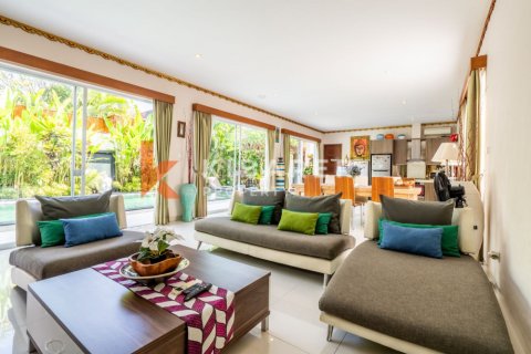 3 bedrooms Villa in Seminyak, Badung, Indonesia No. 13057 5