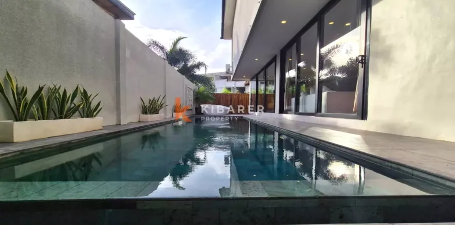 4 bedrooms Villa in Canggu, Badung, Indonesia No. 12758
