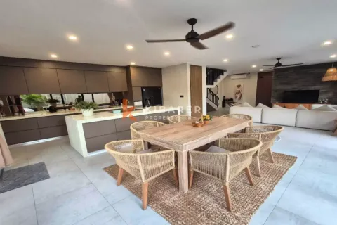 4 bedrooms Villa in Canggu, Badung, Indonesia No. 12758 6