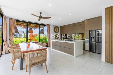 4 bedrooms Villa in Canggu, Badung, Indonesia No. 12758 13