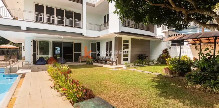 6 bedrooms Villa in Pecatu, Badung, Indonesia No. 12927
