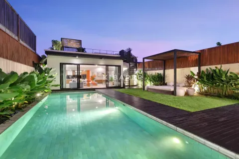 4 bedrooms Villa in Tibubeneng, Badung, Indonesia No. 12398 3