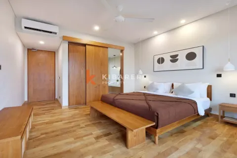 4 bedrooms Villa in Tibubeneng, Badung, Indonesia No. 12398 14