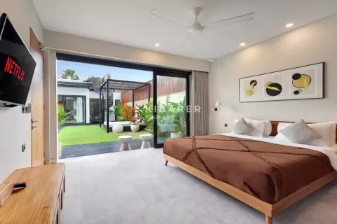 4 bedrooms Villa in Tibubeneng, Badung, Indonesia No. 12398 24