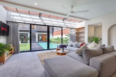 4 bedrooms Villa in Tibubeneng, Badung, Indonesia No. 12398 7