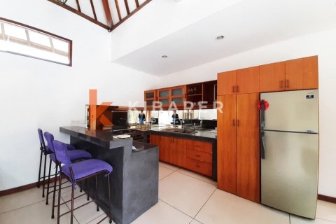 3 bedrooms Villa in Tibubeneng, Badung, Indonesia No. 12960 6