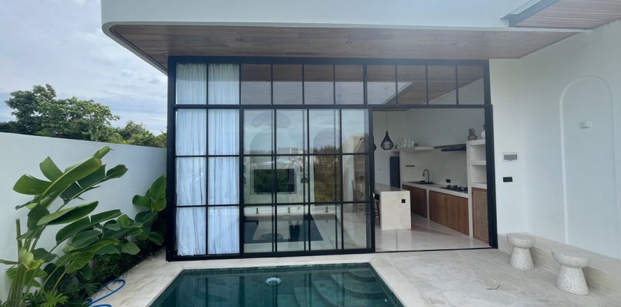 Studio Villa in South Kuta, Badung, Indonesia No. 9674