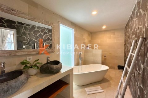 3 bedrooms Villa in Denpasar, Indonesia No. 11746 16